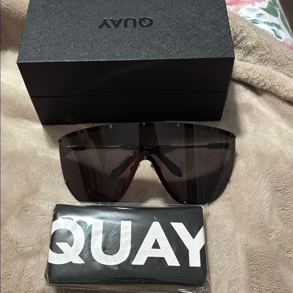 Quay Oversized Black Sunglasses